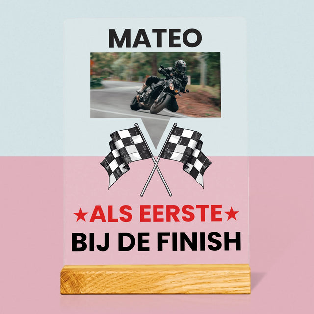 Foto En Handtekening: Als Eerste Bij De Finish - Afdruk Op Acrylglas (Verticaal)