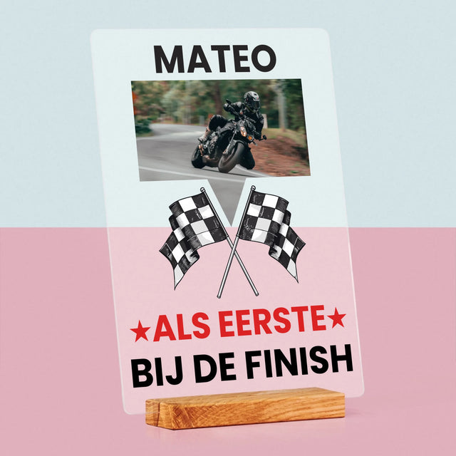 Foto En Handtekening: Als Eerste Bij De Finish - Afdruk Op Acrylglas (Verticaal)