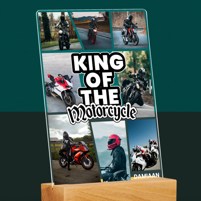 Fotocollage: King Of The Motorcycle - Afdruk Op Acrylglas (Verticaal)
