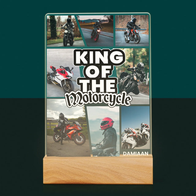Fotocollage: King Of The Motorcycle - Afdruk Op Acrylglas (Verticaal)