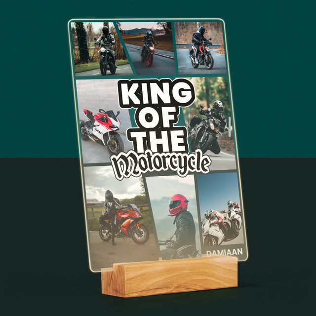 Fotocollage: King Of The Motorcycle - Afdruk Op Acrylglas (Verticaal)
