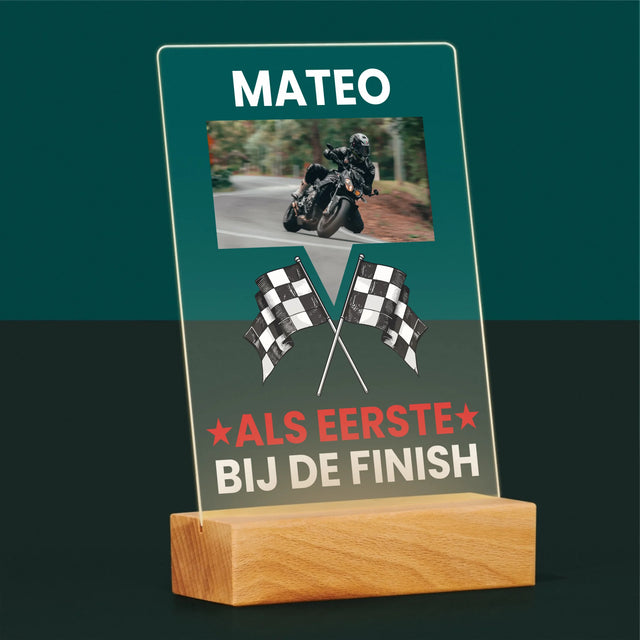 Foto En Handtekening: Als Eerste Bij De Finish - Afdruk Op Acrylglas (Verticaal)