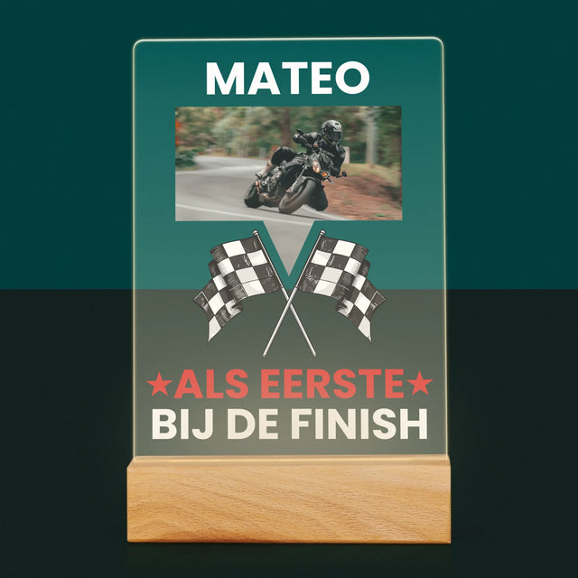 Foto En Handtekening: Als Eerste Bij De Finish - Afdruk Op Acrylglas (Verticaal)