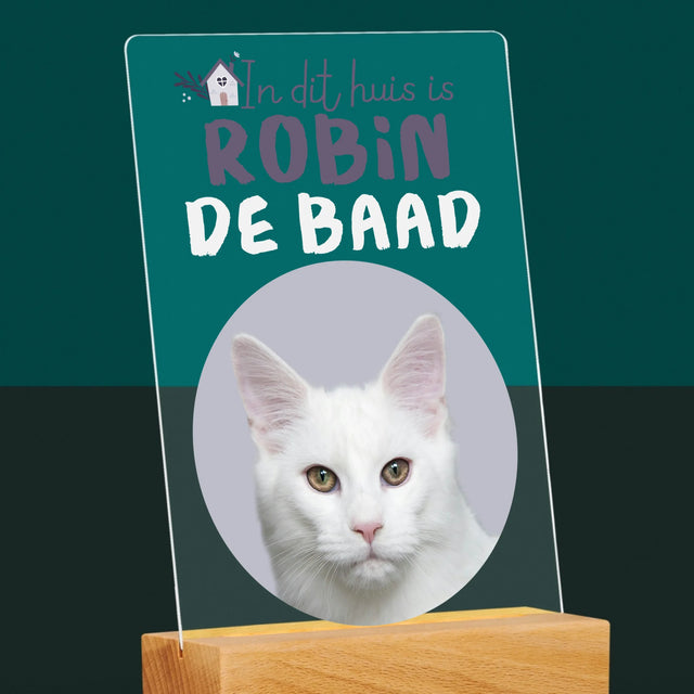 Foto En Handtekening: In Dit Huis Is Huisdier De Baas - Afdruk Op Acrylglas (Verticaal)