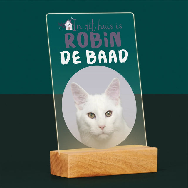 Foto En Handtekening: In Dit Huis Is Huisdier De Baas - Afdruk Op Acrylglas (Verticaal)