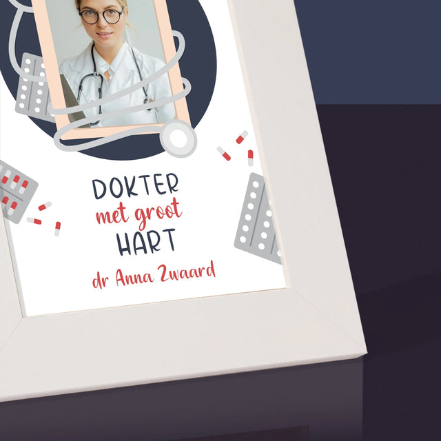 Foto En Handtekening: Dokter Met Groot Hart - Fotokader (Horziontaal)