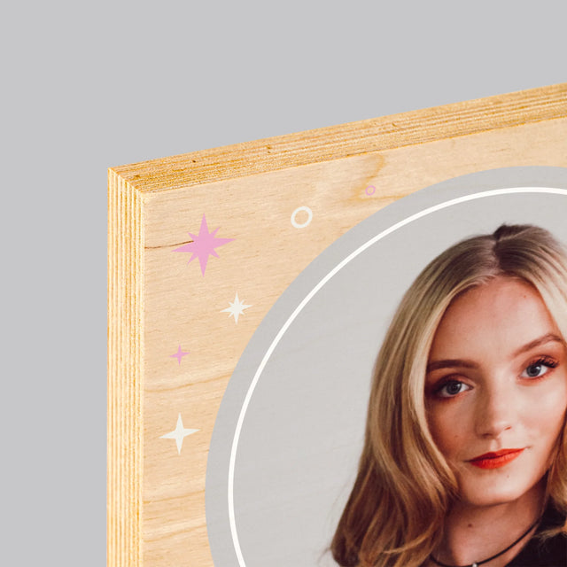 Foto En Handtekening: 18 Sterren - Afdruk Op Hout (Verticaal)