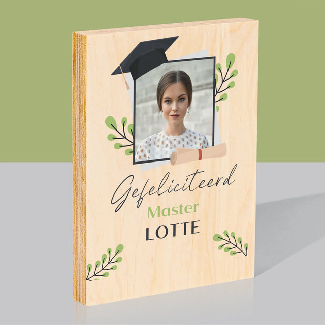 Foto En Handtekening: Gefeliciteerd, Master - Afdruk Op Hout (Verticaal)