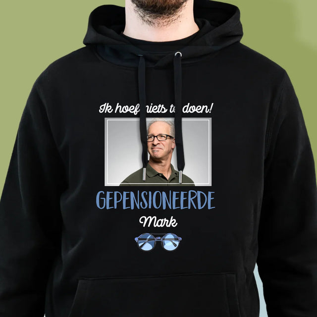 Foto En Handtekening: Ik Hoef Niets Te Doen! Gepensioneerde - Herentrui Met Kap