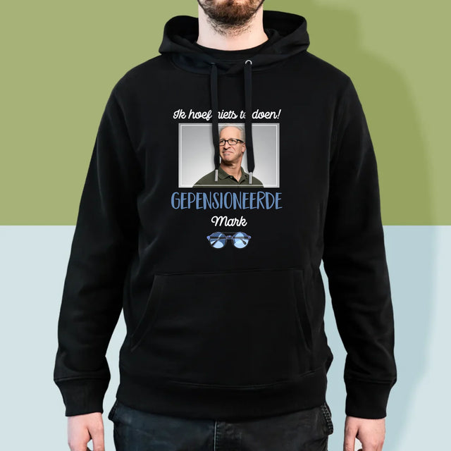 Foto En Handtekening: Ik Hoef Niets Te Doen! Gepensioneerde - Herentrui Met Kap