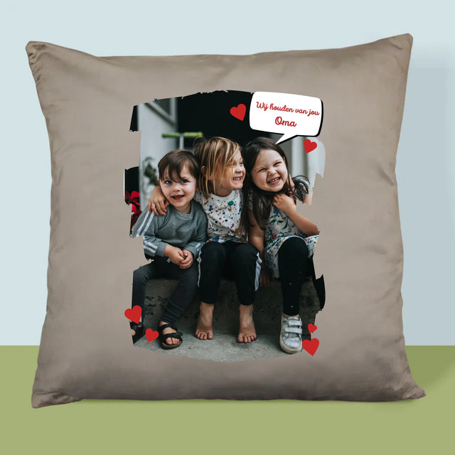 Foto En Handtekening: Voor Lieve Oma - Kussen (Monogram)