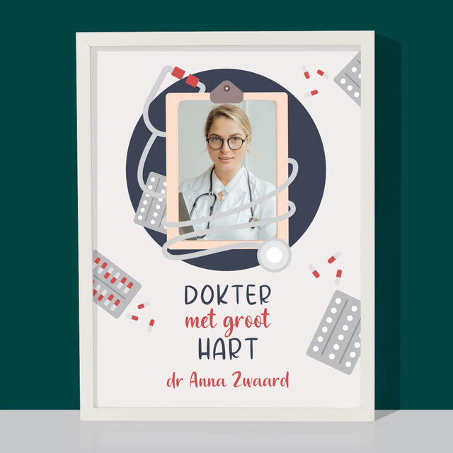 Foto En Handtekening: Dokter Met Groot Hart - Afdruk Met Frame 30X40 (Verticaal)