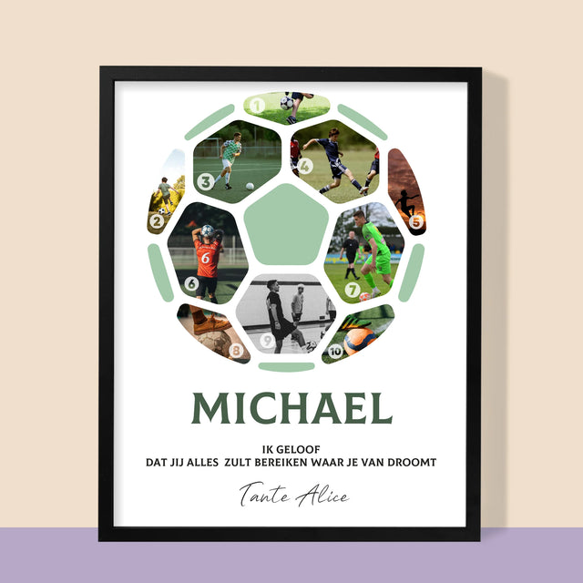 Fotocollage: Fotocollage Voetbal - Afdruk Met Frame 30X40 (Verticaal)