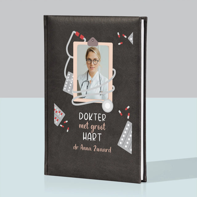 Foto En Handtekening: Dokter Met Groot Hart - Notitieboek