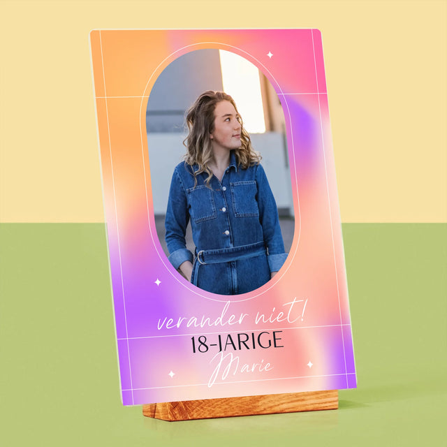 Foto En Handtekening: Verander Niet - Afdruk Op Acrylglas (Verticaal)