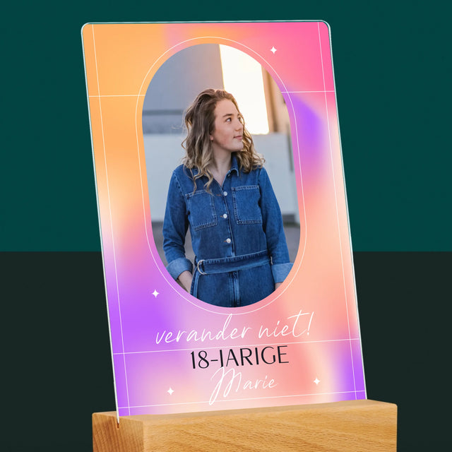 Foto En Handtekening: Verander Niet - Afdruk Op Acrylglas (Verticaal)