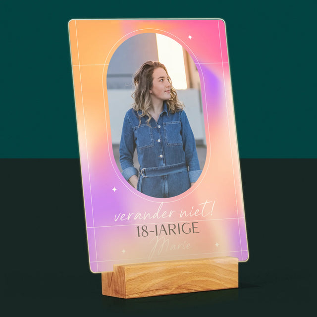 Foto En Handtekening: Verander Niet - Afdruk Op Acrylglas (Verticaal)