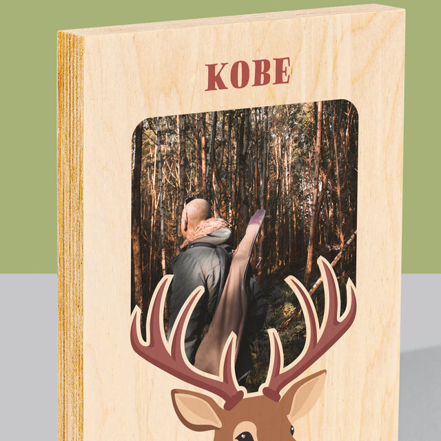 Foto En Handtekening: Hert - Afdruk Op Hout (Verticaal)