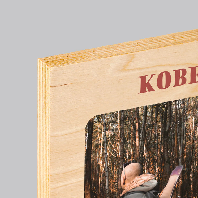 Foto En Handtekening: Hert - Afdruk Op Hout (Verticaal)