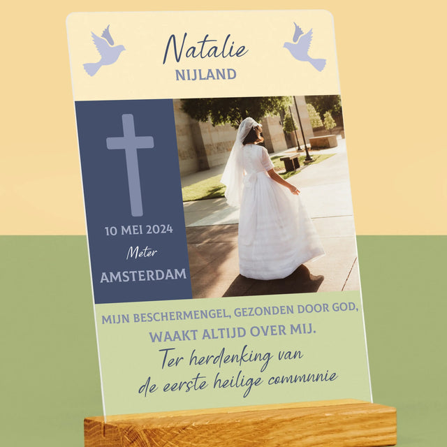 Foto En Handtekening: Communie, Beschermengel - Afdruk Op Acrylglas (Verticaal)