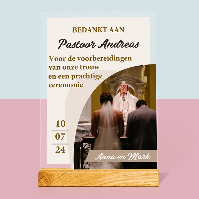 Foto En Handtekening: Bedankt Aan Priester, Trouw - Afdruk Op Acrylglas (Verticaal)