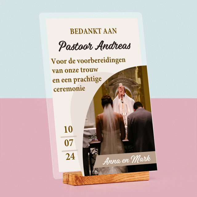 Foto En Handtekening: Bedankt Aan Priester, Trouw - Afdruk Op Acrylglas (Verticaal)