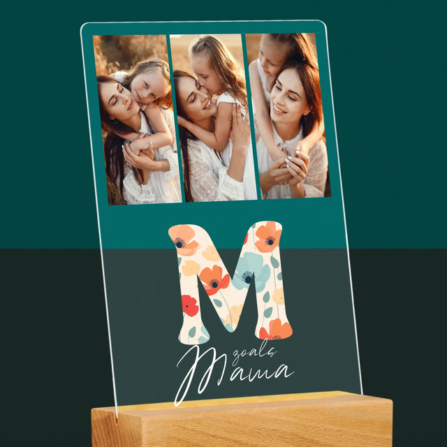 Fotocollage: M Zoals Mama - Afdruk Op Acrylglas (Verticaal)