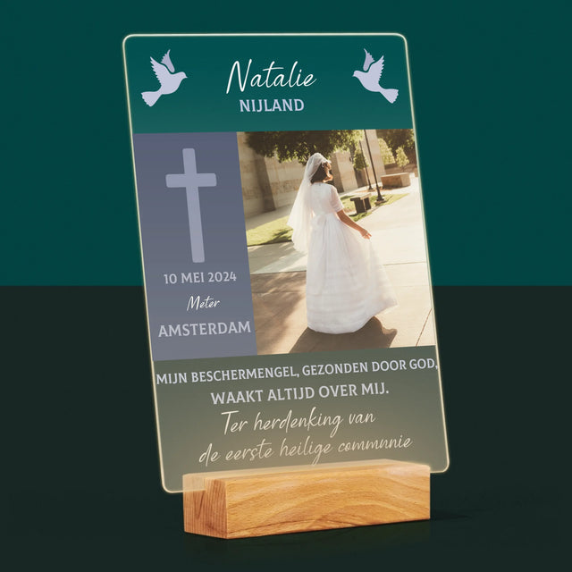 Foto En Handtekening: Communie, Beschermengel - Afdruk Op Acrylglas (Verticaal)