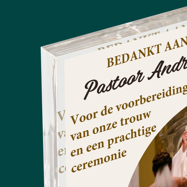Foto En Handtekening: Bedankt Aan Priester, Trouw - Acryl Blok