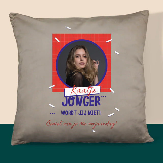 Foto En Handtekening: Jonger Wordt Jij Niet - Kussen (Foto)