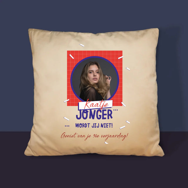 Foto En Handtekening: Jonger Wordt Jij Niet - Kussen (Foto)