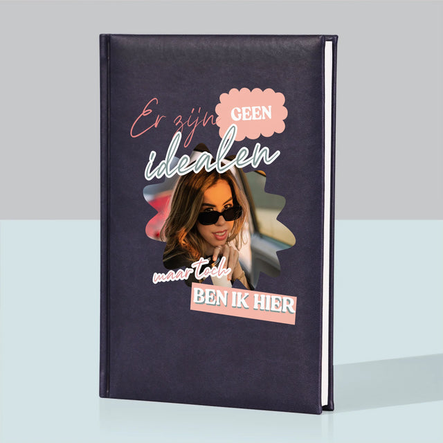 Foto En Handtekening: Er Zijn Geen Idealen - Notitieboek