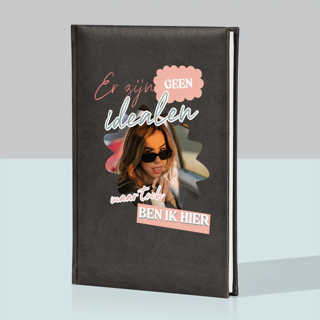 Foto En Handtekening: Er Zijn Geen Idealen - Notitieboek