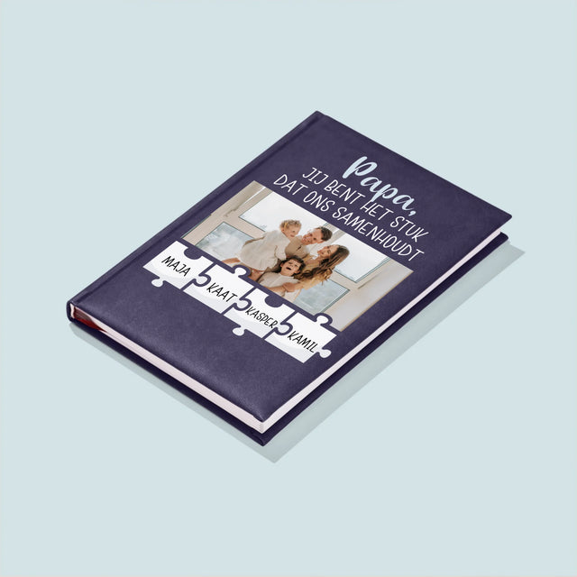 Foto En Handtekening: Papa, Jij Bent Het Stuk Dat Ons Samenhoudt - Notitieboek