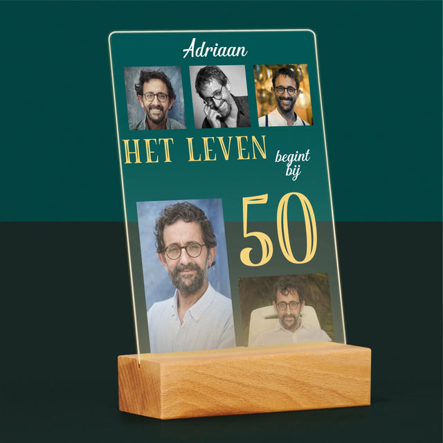 Fotocollage: Het Leven Begint Bij 50 - Afdruk Op Acrylglas (Verticaal)