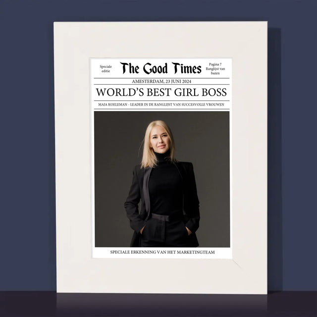 Omslag Van Tijdschrift: World’S Best Girl Boss - Fotokader (Horziontaal)