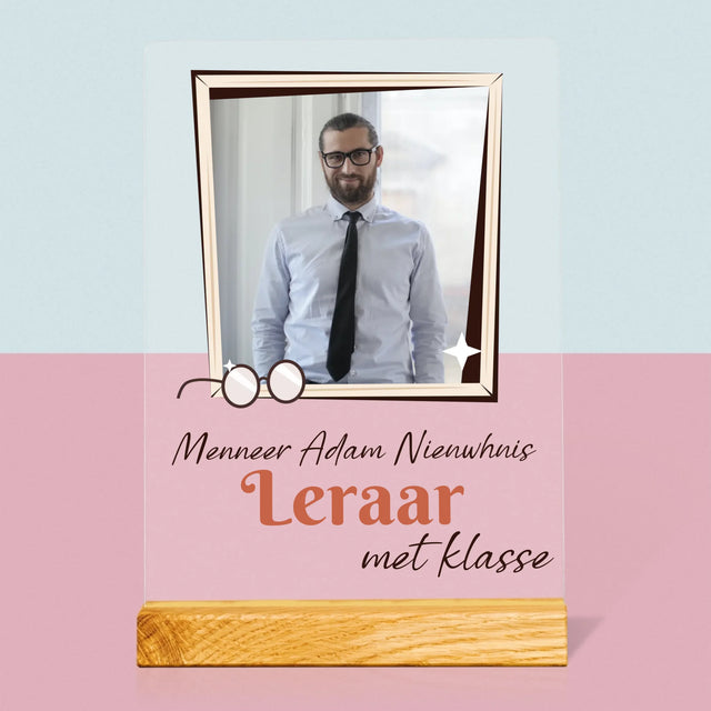 Foto En Handtekening: Leraar Met Klasse - Afdruk Op Acrylglas (Verticaal)