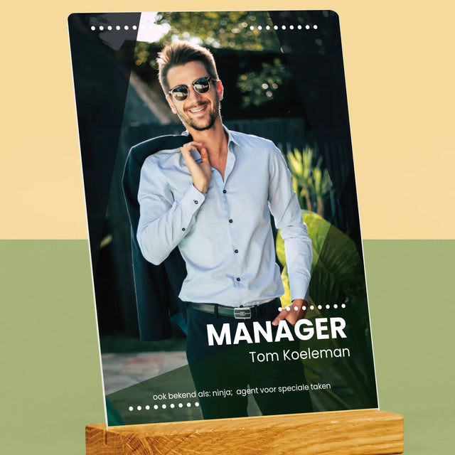 Foto En Handtekening: Menager - Afdruk Op Acrylglas (Verticaal)