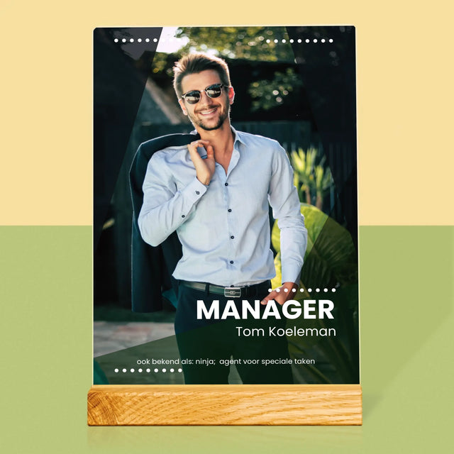 Foto En Handtekening: Menager - Afdruk Op Acrylglas (Verticaal)