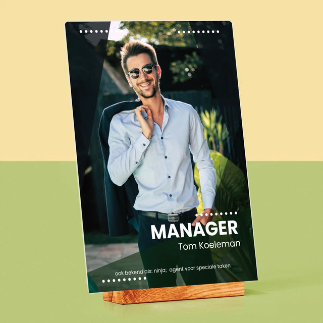 Foto En Handtekening: Menager - Afdruk Op Acrylglas (Verticaal)