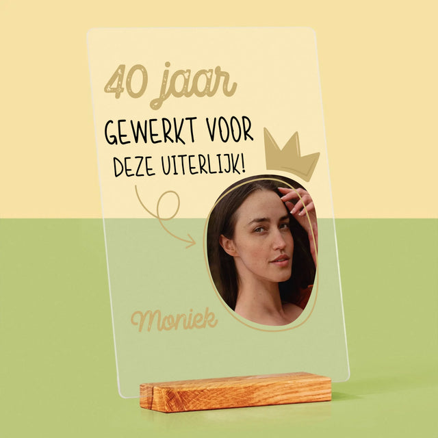 Foto En Handtekening: 40 Jaar Gewerkt Voor Deze Uiterlijk - Afdruk Op Acrylglas (Verticaal)