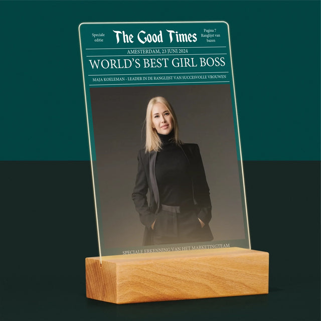 Omslag Van Tijdschrift: World’S Best Girl Boss - Afdruk Op Acrylglas (Verticaal)