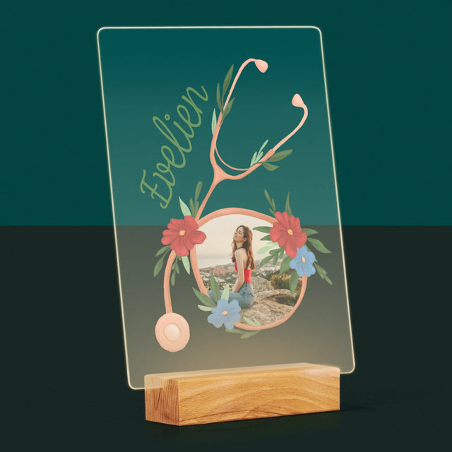 Foto En Handtekening: Stethoscoop Bloemen - Afdruk Op Acrylglas (Verticaal)