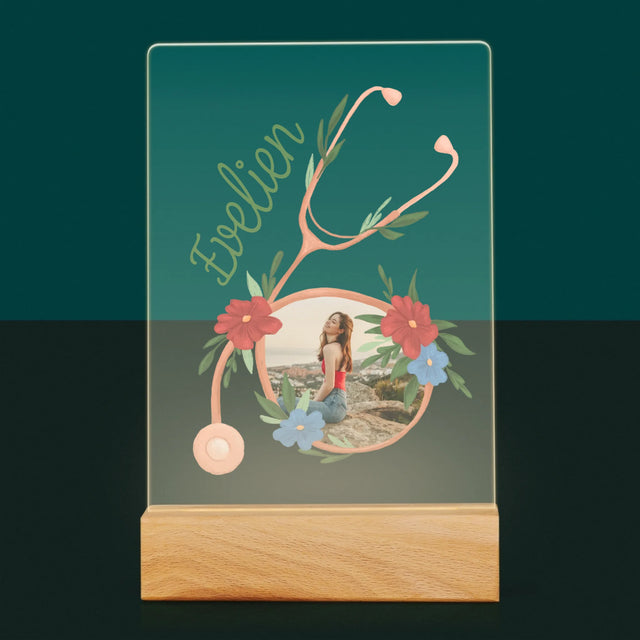 Foto En Handtekening: Stethoscoop Bloemen - Afdruk Op Acrylglas (Verticaal)