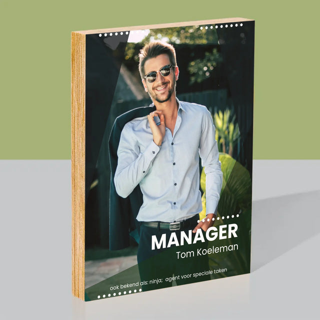 Foto En Handtekening: Menager - Afdruk Op Hout (Verticaal)