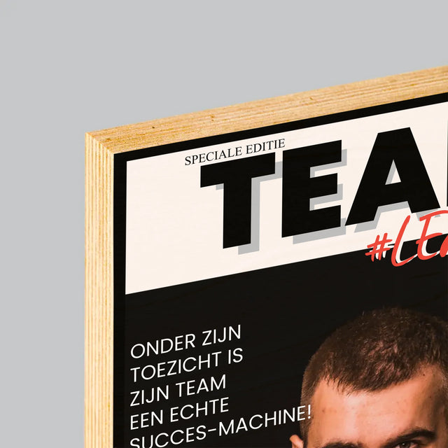 Omslag Van Tijdschrift: Team Leader - Afdruk Op Hout (Verticaal)