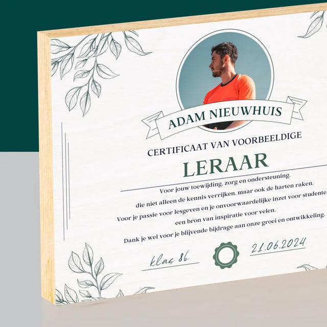 Foto En Handtekening: Certificaat Van Voorbeeldige Leraar - Afdruk Op Hout (Horizontaal)
