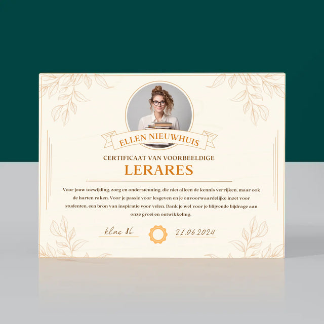 Foto En Handtekening: Certificaat Van Voorbeeldige Lerares - Afdruk Op Hout (Horizontaal)
