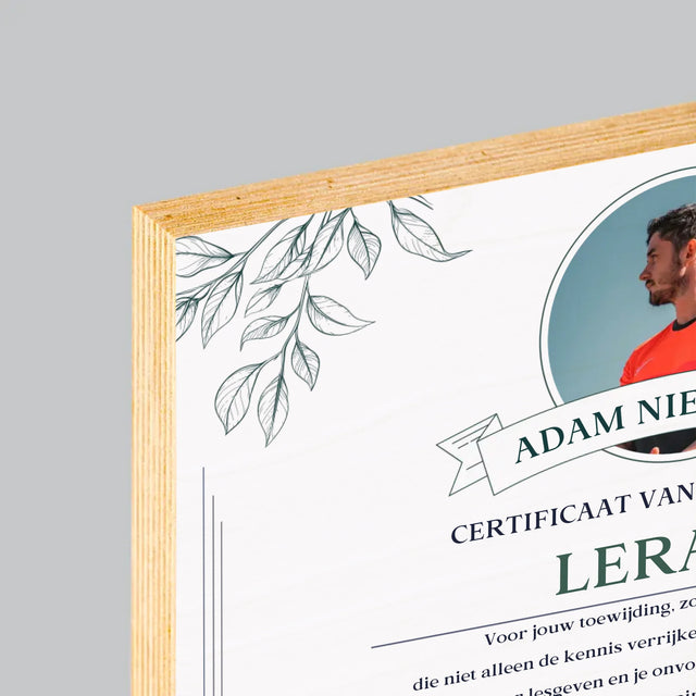 Foto En Handtekening: Certificaat Van Voorbeeldige Leraar - Afdruk Op Hout (Horizontaal)