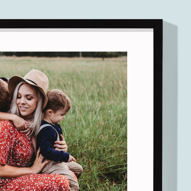 Foto En Handtekening: Mama Wij Houden Van Jou - Afdruk Met Frame 30X40